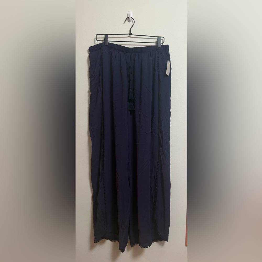 NWT - Chelsea28 - Navy Wide Leg Gauze Pants with Crochet Detail‎